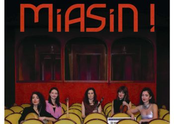 Album du Groupe MIASIN! YERKIR EU Album du Group MIASIN !